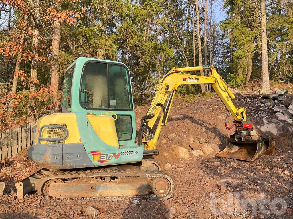 Yanmar B37V - Mini excavator: picture 3 Yanmar B37V - Mini excavator: picture 3
