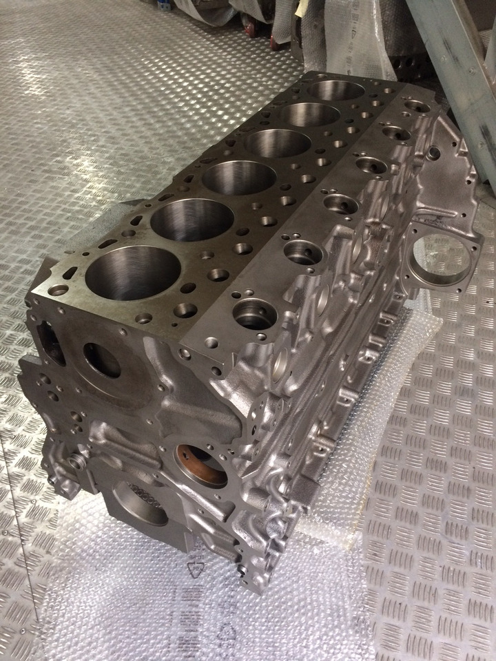 BASAMENTO MERCEDES OM906LA / OM906HLA - Crankcase: picture 2 BASAMENTO MERCEDES OM906LA / OM906HLA - Crankcase: picture 2