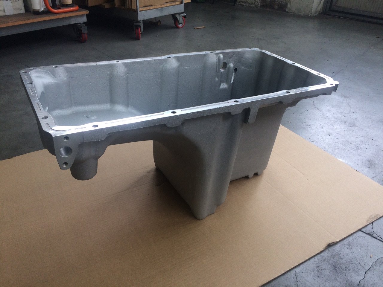 Oil pan COPPA OLIO MERCEDES OM442 - VERSIONE TRUCK - A4420100413: picture 9 Oil pan COPPA OLIO MERCEDES OM442 - VERSIONE TRUCK - A4420100413: picture 9