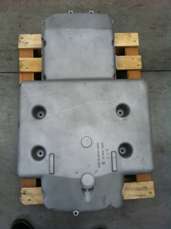 MAN 51058015585 - COPPA OLIO MOTORE MAN D2865LOH - VERSIONE BUS - Oil pan for Truck: picture 5 MAN 51058015585 - COPPA OLIO MOTORE MAN D2865LOH - VERSIONE BUS - Oil pan for Truck: picture 5