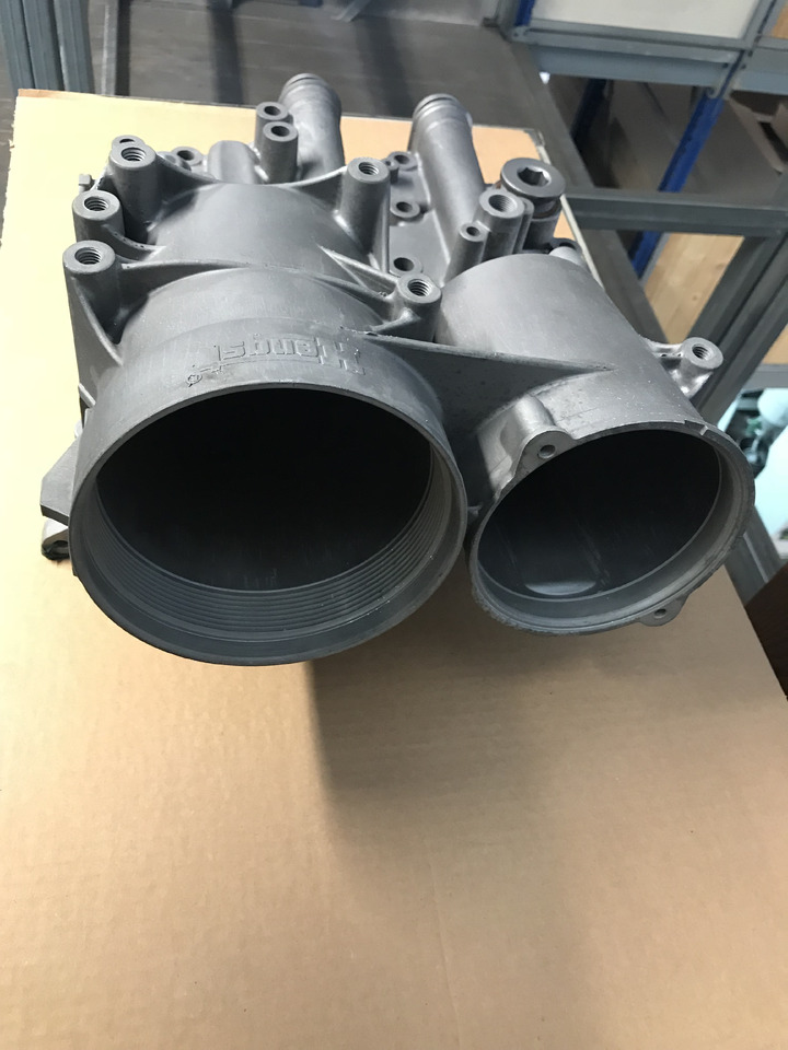 MODULO RAFFREDDAMENTO OLIO MOTORI MAN D2066 / D2676 - Engine and parts for Truck: picture 2 MODULO RAFFREDDAMENTO OLIO MOTORI MAN D2066 / D2676 - Engine and parts for Truck: picture 2