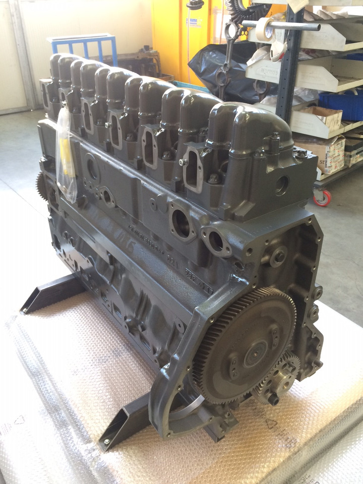 MOTORE MAN D2866LUH05 / D2866 LUH05- 370CV - EURO 1 - Engine: picture 4 MOTORE MAN D2866LUH05 / D2866 LUH05- 370CV - EURO 1 - Engine: picture 4