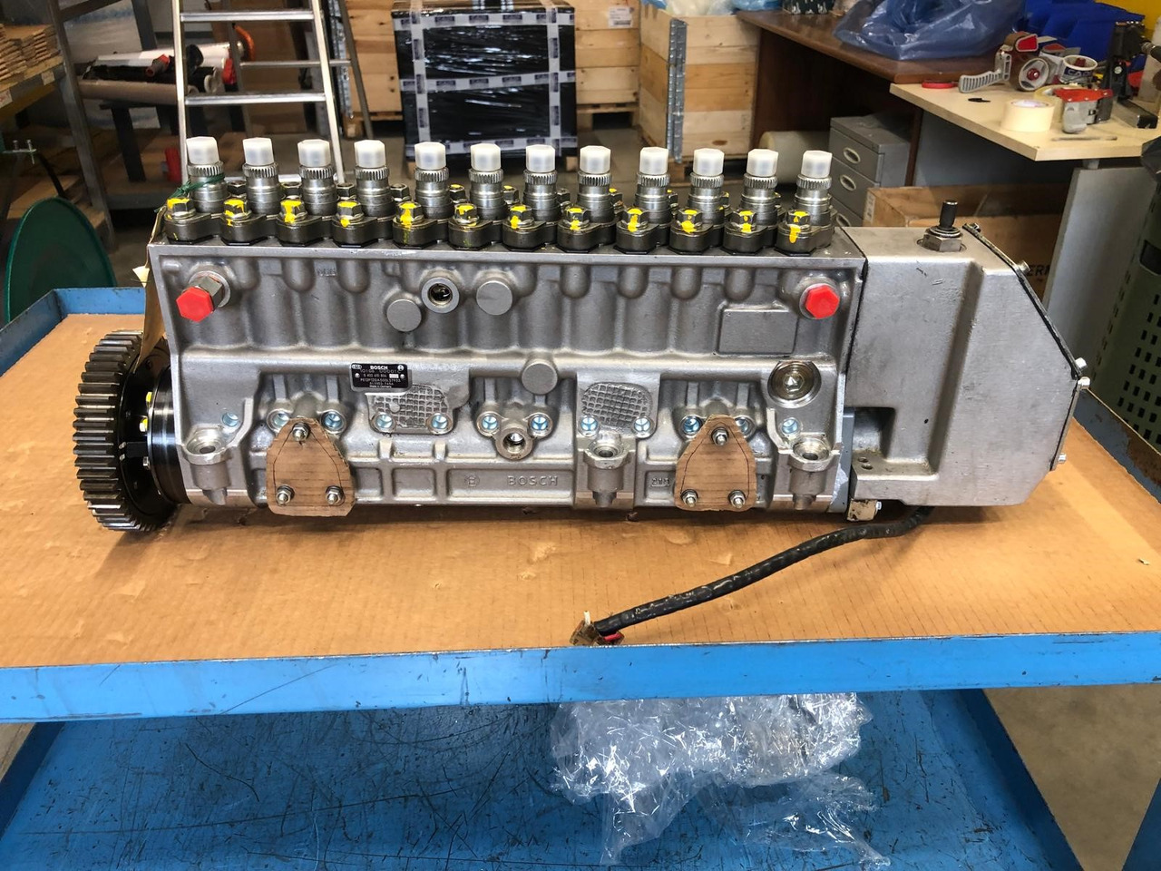 POMPA INIEZIONE MOTORE MAN D2842 - Fuel pump: picture 1 POMPA INIEZIONE MOTORE MAN D2842 - Fuel pump: picture 1