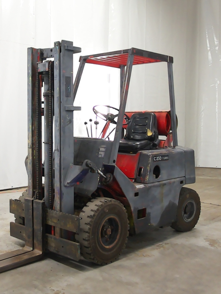 Clark 25D - Diesel forklift: picture 1 Clark 25D - Diesel forklift: picture 1
