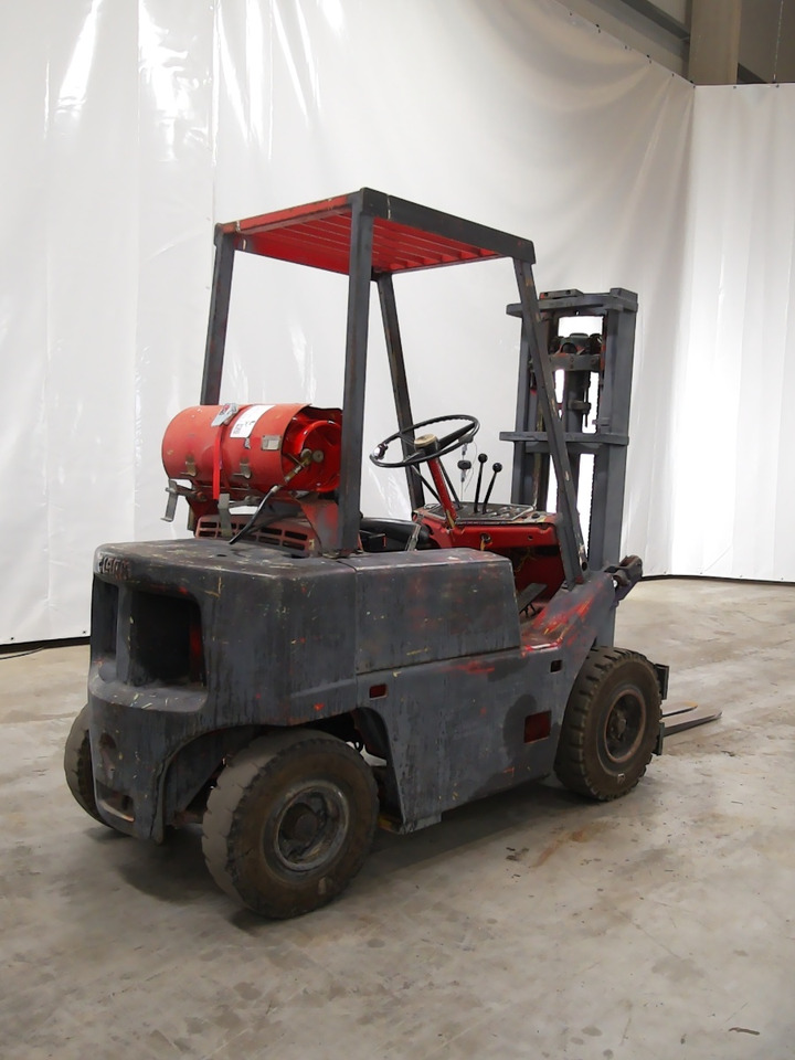 Clark 25D - Diesel forklift: picture 2 Clark 25D - Diesel forklift: picture 2