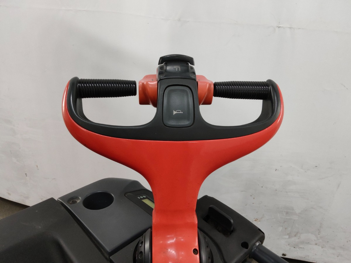 Linde D14AP - Stacker: picture 3 Linde D14AP - Stacker: picture 3