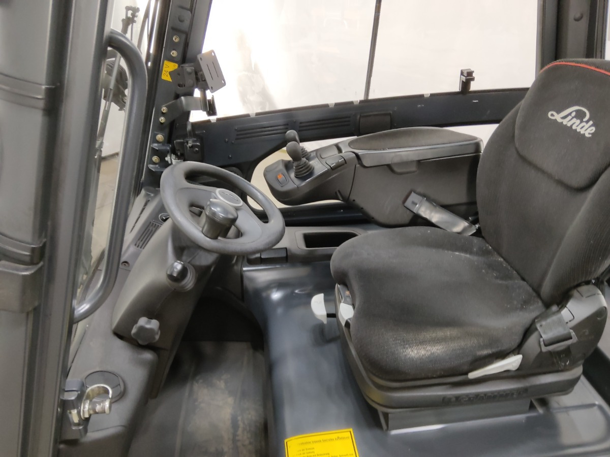 Linde E25HL-01/600 - Electric forklift: picture 3 Linde E25HL-01/600 - Electric forklift: picture 3