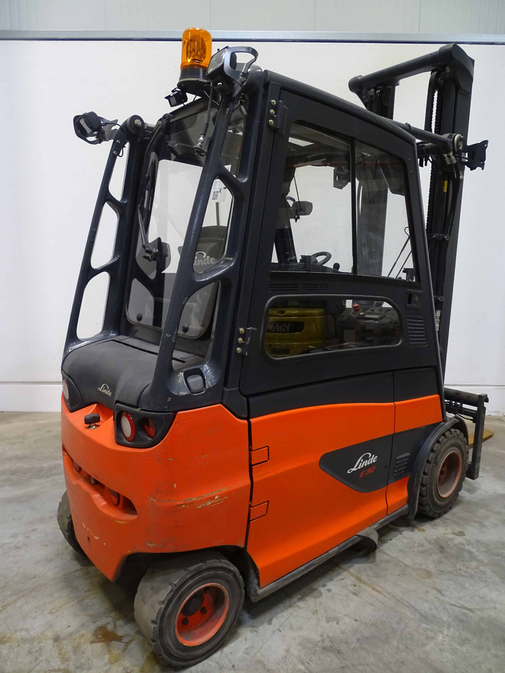 Linde E30 - Electric forklift: picture 2 Linde E30 - Electric forklift: picture 2