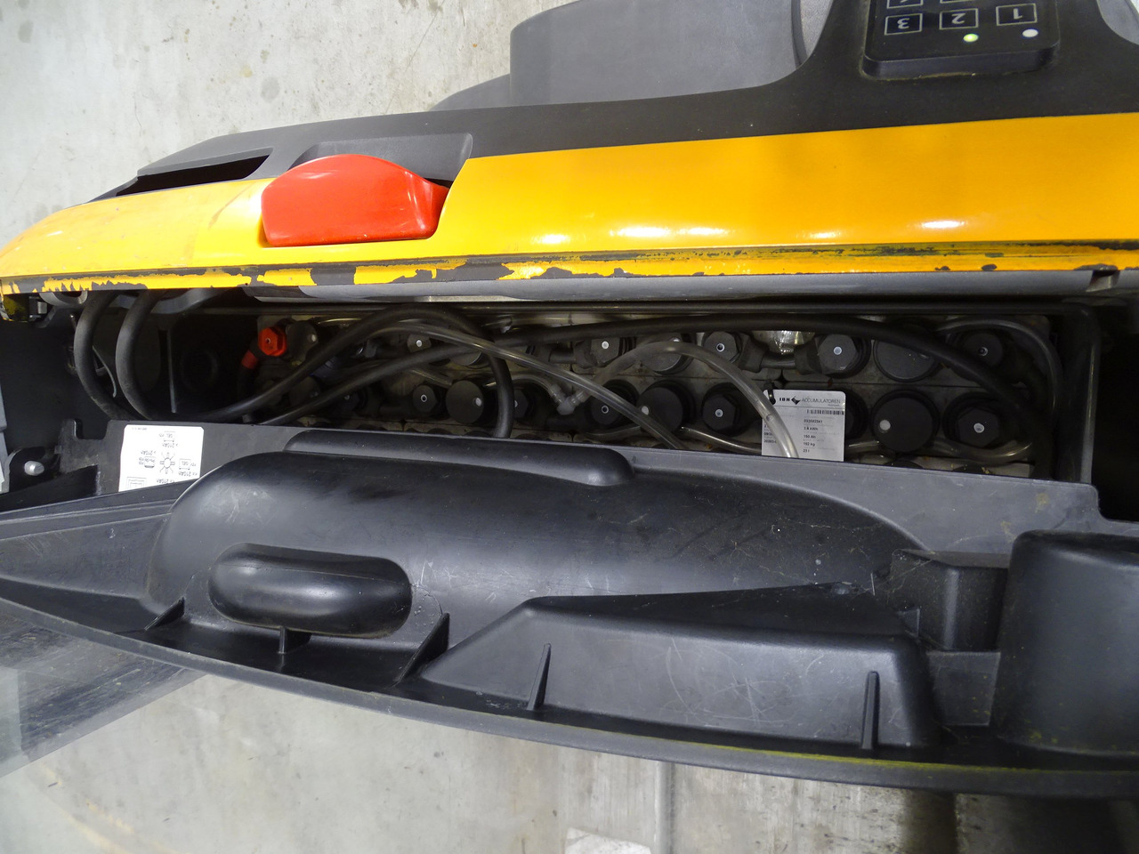 Still EXV12 - Stacker: picture 4 Still EXV12 - Stacker: picture 4