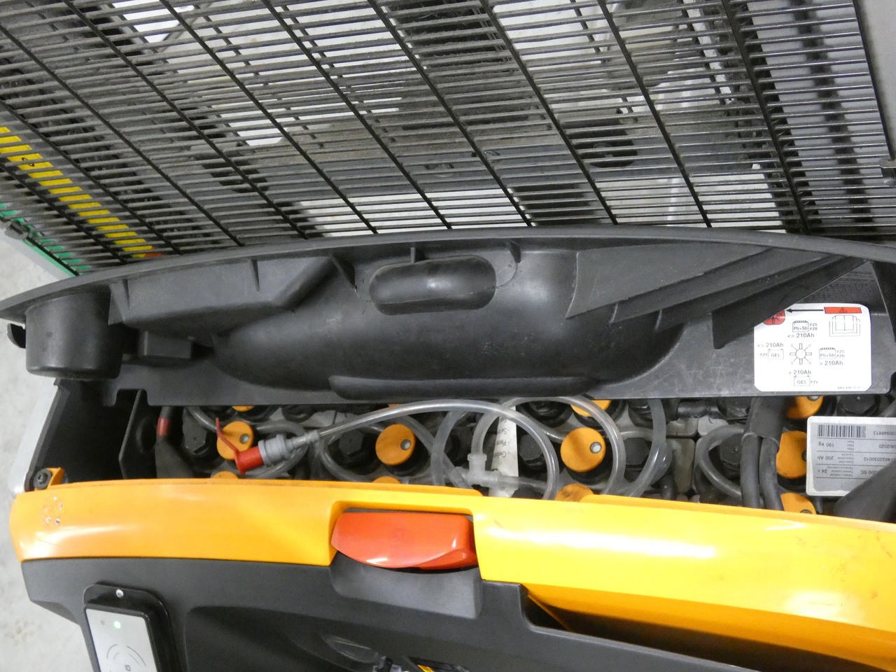 Still EXV12 - Stacker: picture 3 Still EXV12 - Stacker: picture 3