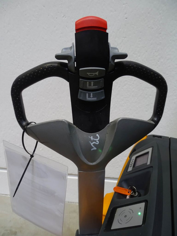 Still EXV14 - Stacker: picture 3 Still EXV14 - Stacker: picture 3