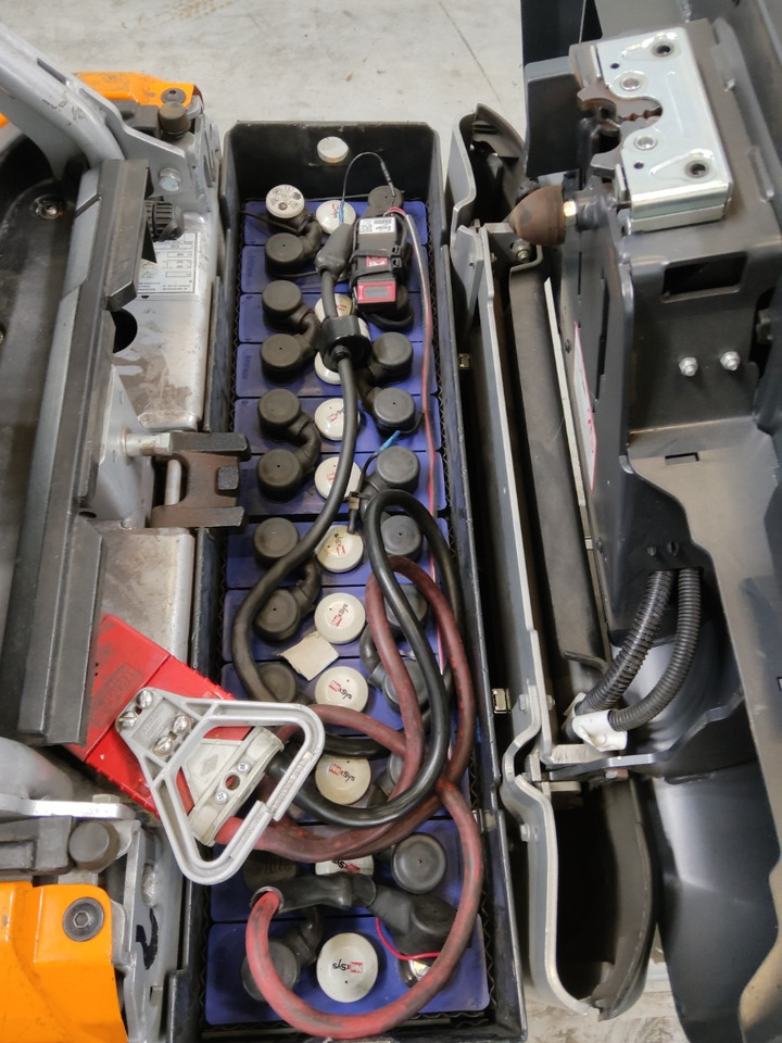 Still LTX50 - Tow tractor: picture 4 Still LTX50 - Tow tractor: picture 4