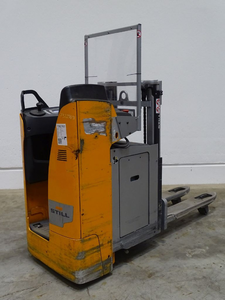 Still SXD20 - Stacker: picture 2 Still SXD20 - Stacker: picture 2