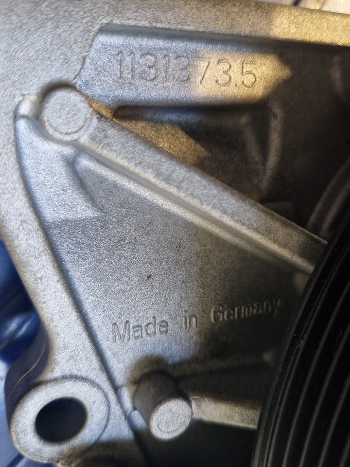 MERCEDES-BENZ Water pump A4712020310 - Spare parts for Other machinery: picture 4 MERCEDES-BENZ Water pump A4712020310 - Spare parts for Other machinery: picture 4