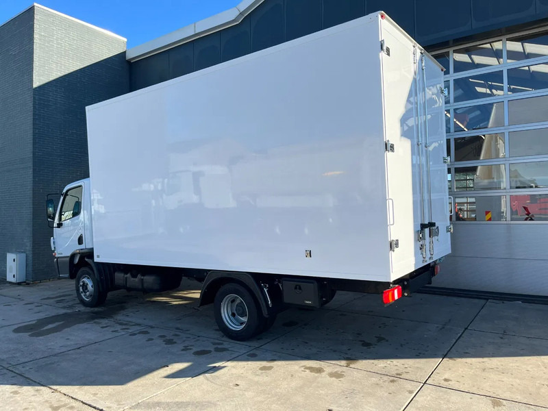 Mercedes-Benz Accelo 915 4x2 Closed Cargo Truck - Box truck: picture 3 Mercedes-Benz Accelo 915 4x2 Closed Cargo Truck - Box truck: picture 3