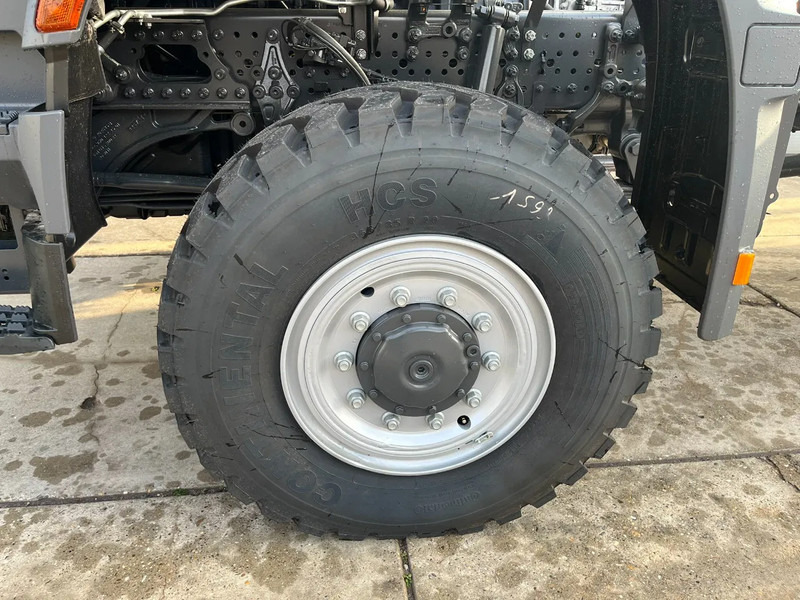 New Cab chassis truck Mercedes-Benz Arocs 3340 A 6x6 Chassis cabin: picture 13