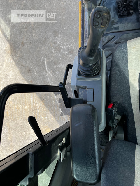 Crawler excavator Cat 325FL: picture 38 Crawler excavator Cat 325FL: picture 38