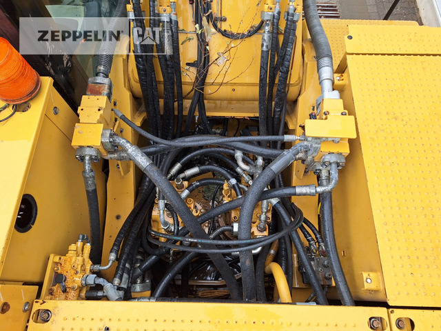 Crawler excavator Cat 352FL: picture 35 Crawler excavator Cat 352FL: picture 35