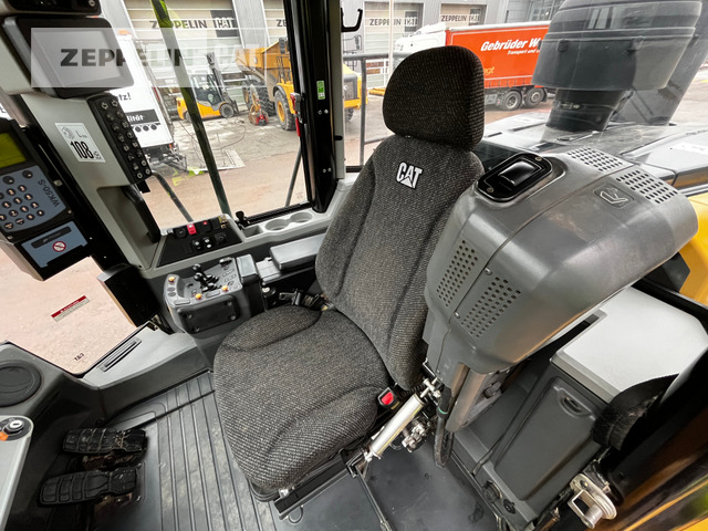 Wheel loader Cat 966M: picture 19