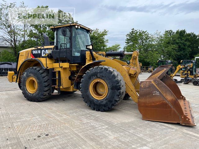 Wheel loader Cat 966M: picture 8