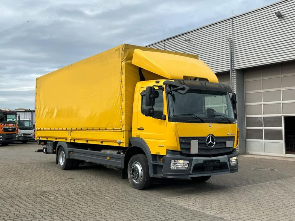 Mercedes-Benz Atego 1224 L Pritsche LBW LBW 1.5to - Curtainsider truck: picture 2 Mercedes-Benz Atego 1224 L Pritsche LBW LBW 1.5to - Curtainsider truck: picture 2
