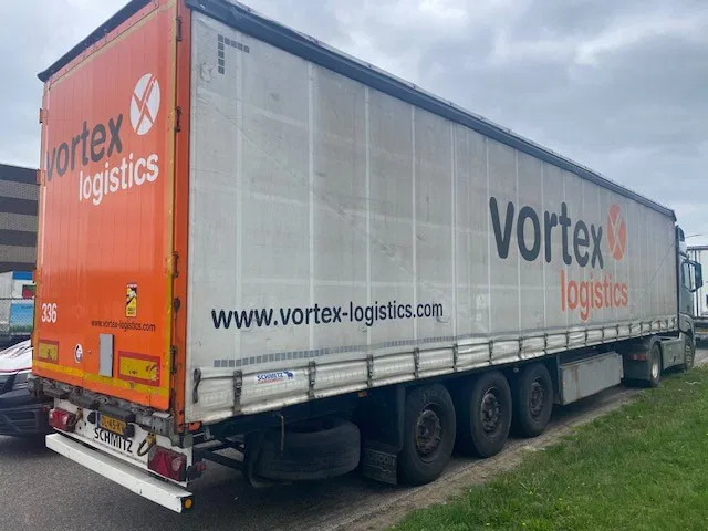 Schmitz Cargobull schuifzeil/dak 3 asser , schijfremmen , paletkist - Curtainsider semi-trailer: picture 4 Schmitz Cargobull schuifzeil/dak 3 asser , schijfremmen , paletkist - Curtainsider semi-trailer: picture 4