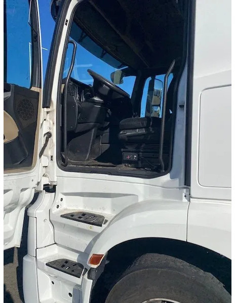 Mercedes-Benz Actros 1840 stream space cabine met spoilers fenders en zonneklep, apk gekeurd. - Tractor unit: picture 3 Mercedes-Benz Actros 1840 stream space cabine met spoilers fenders en zonneklep, apk gekeurd. - Tractor unit: picture 3