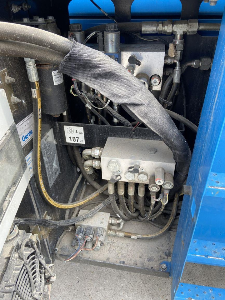 Scissor lift Genie GS4390RT (3214): picture 14 Scissor lift Genie GS4390RT (3214): picture 14