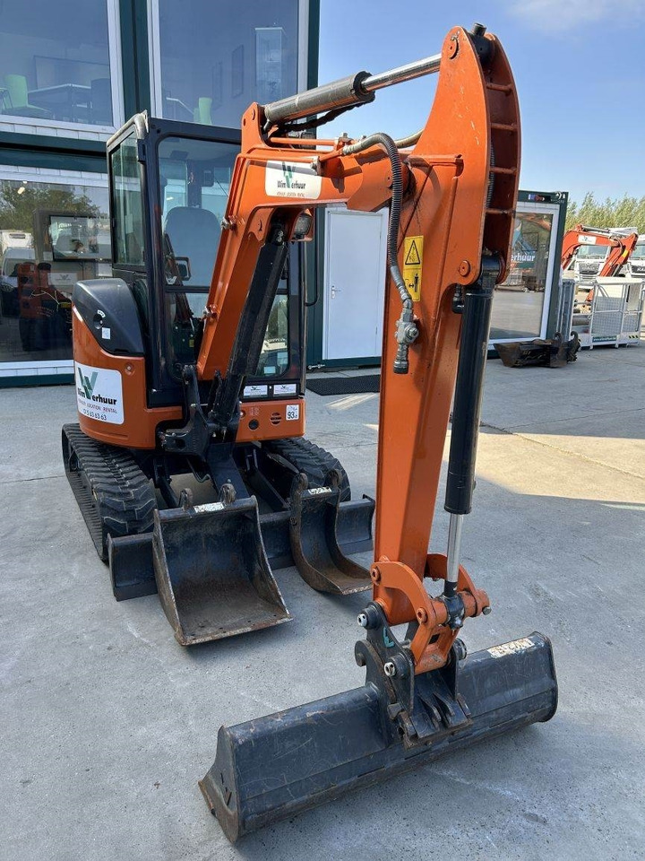 Mini excavator Hitachi ZX26U-6 (9989): picture 6