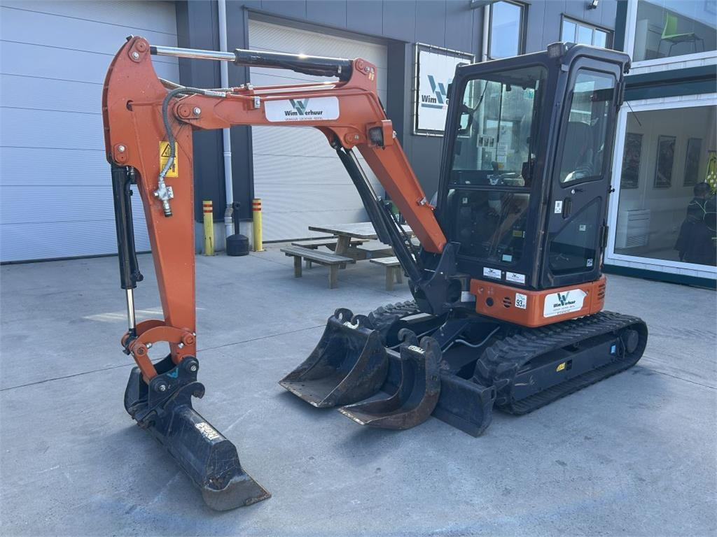 Hitachi ZX26U-6 (9989)  - Mini excavator: picture 2 Hitachi ZX26U-6 (9989)  - Mini excavator: picture 2