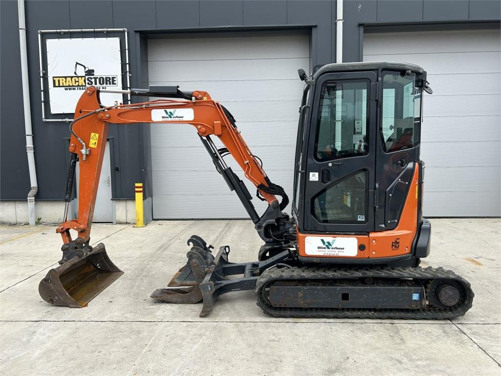 Hitachi ZX33U-6 (7789)  - Mini excavator: picture 1 Hitachi ZX33U-6 (7789)  - Mini excavator: picture 1