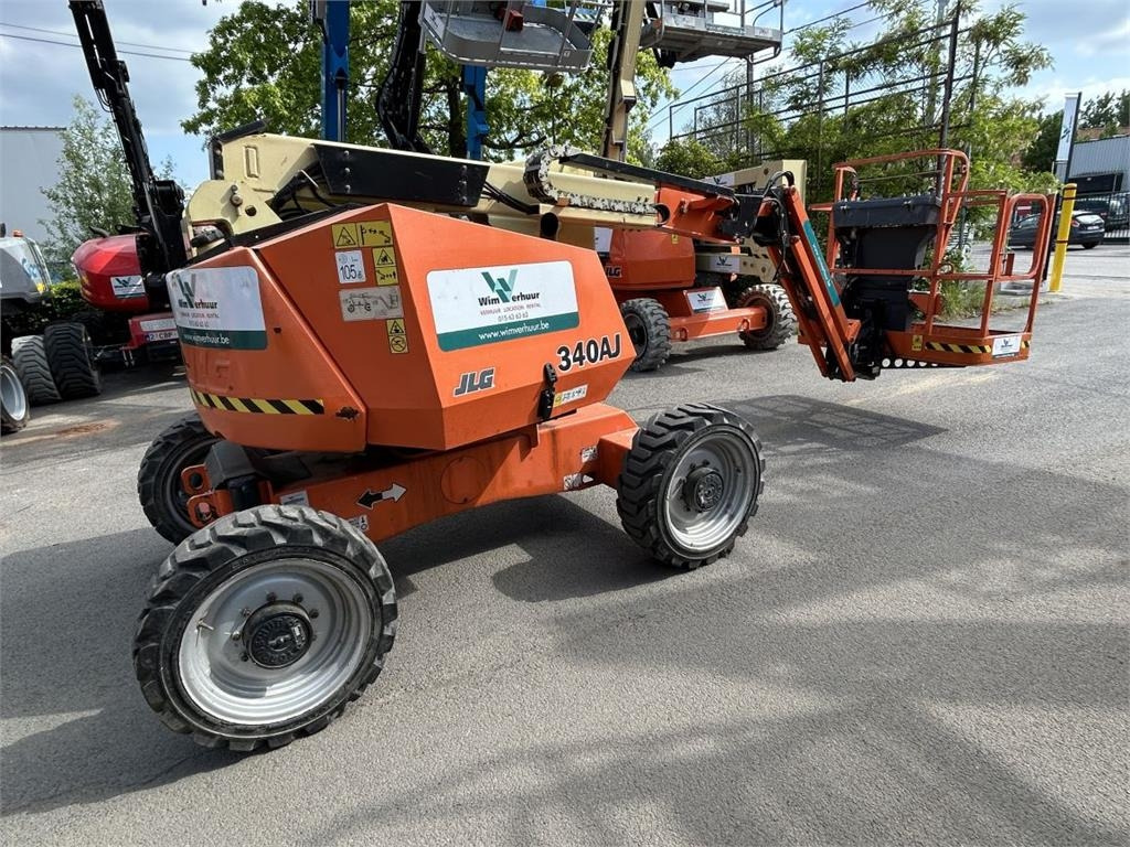 JLG 340AJ (4972) - Articulated boom: picture 1 JLG 340AJ (4972) - Articulated boom: picture 1