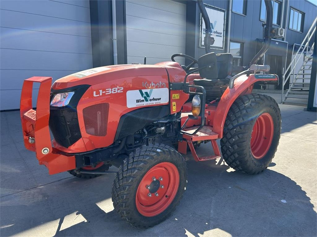 Kubota L1-382 (5283) - Municipal tractor: picture 2 Kubota L1-382 (5283) - Municipal tractor: picture 2