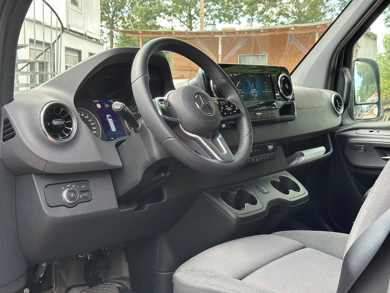 Mercedes-Benz Sprinter 519 CDi 4x4 H+L 360° Cam.*Navi*253.4 Km - Minibus, Passenger van: picture 3 Mercedes-Benz Sprinter 519 CDi 4x4 H+L 360° Cam.*Navi*253.4 Km - Minibus, Passenger van: picture 3