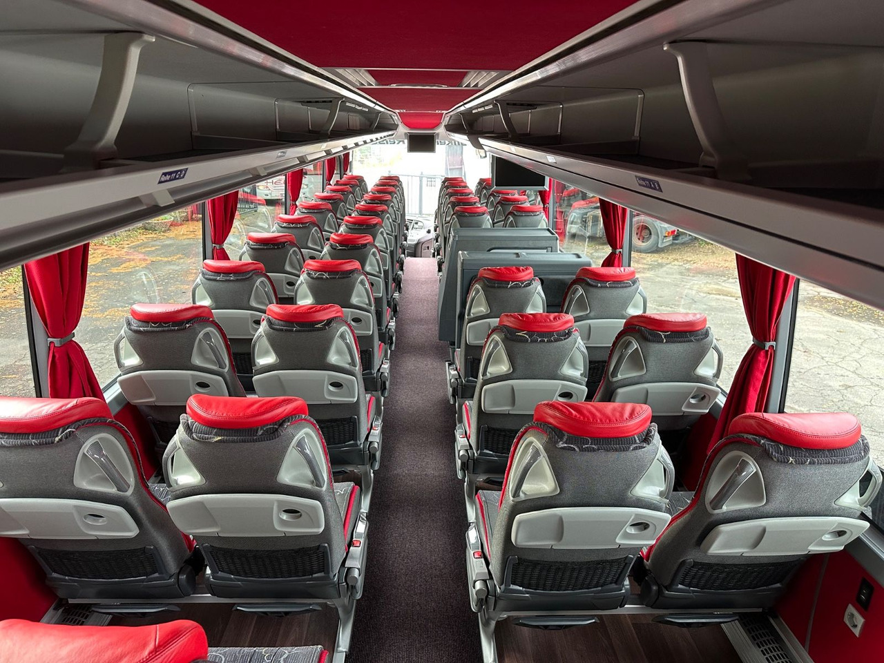 Leasing of  Mercedes-Benz Travego O580 16 RHD-M (LuxLine*TOP*DE) Mercedes-Benz Travego O580 16 RHD-M (LuxLine*TOP*DE): picture 19