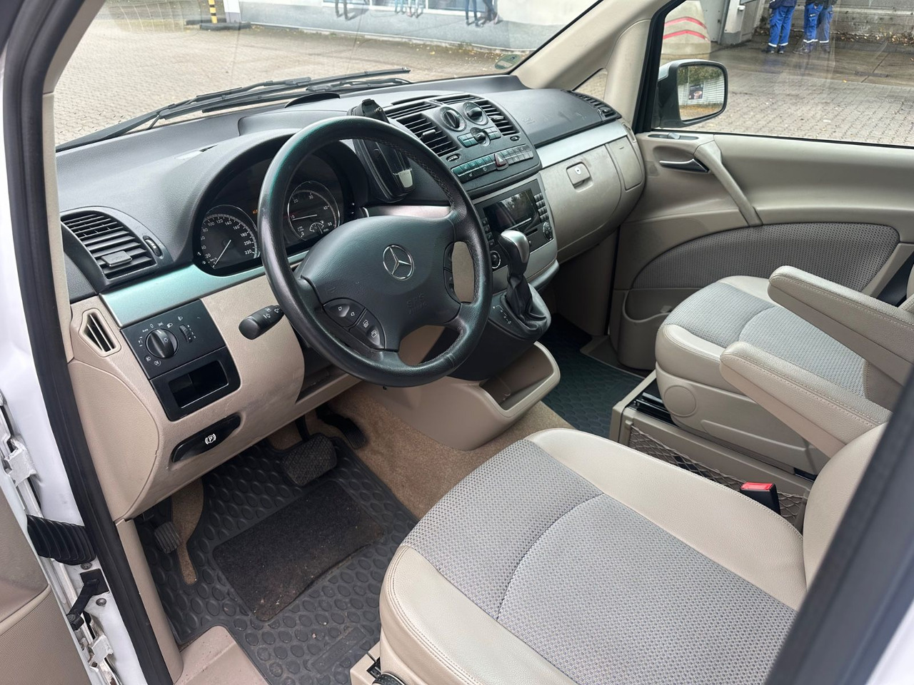 Passenger van Mercedes-Benz Viano 2.2 CDI AMBIENTE extralang (Autom*133 tKm): picture 9
