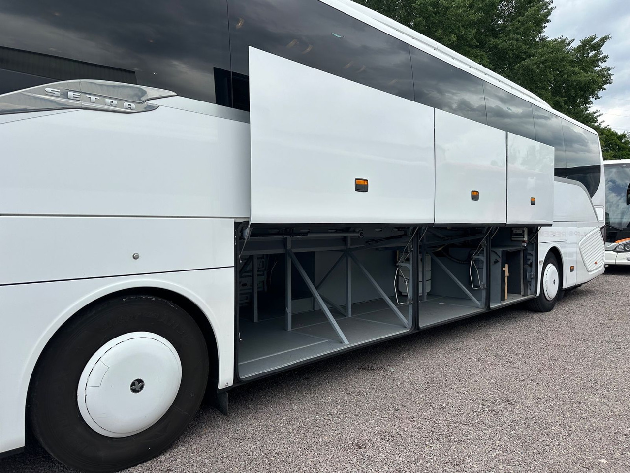 Setra S 516 HD/2A (54 Sitze*DE-Bus) - Coach: picture 4 Setra S 516 HD/2A (54 Sitze*DE-Bus) - Coach: picture 4