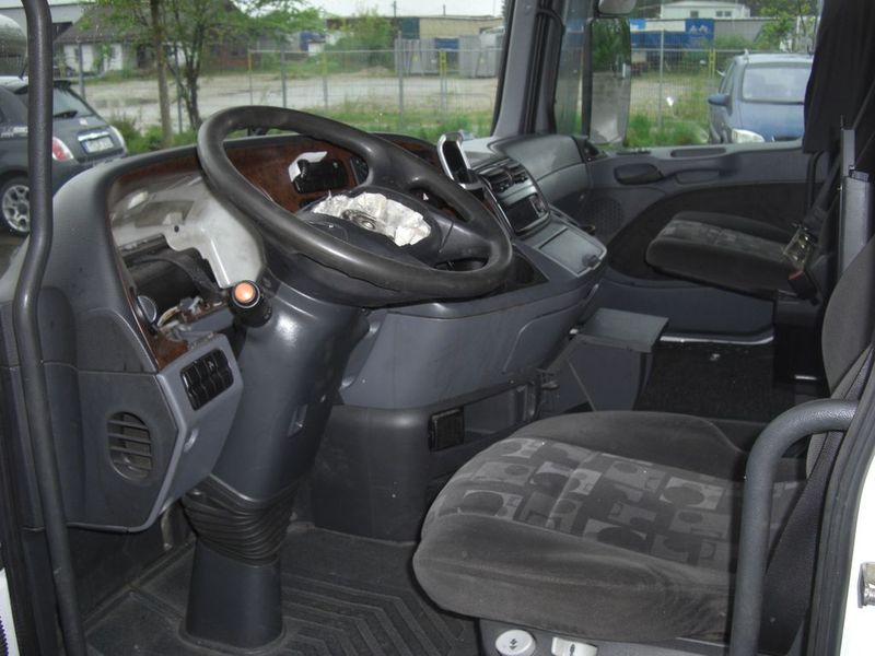 Mercedes-Benz Actros MP2 Megaspace / komplett - Cab: picture 3 Mercedes-Benz Actros MP2 Megaspace / komplett - Cab: picture 3